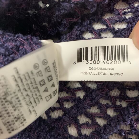 BCBGMaxAzria Purple Open Knit Crochet Sweater Vest T Shirt Small - Picture 10 of 10